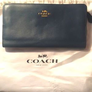 Women’s Large Wallet